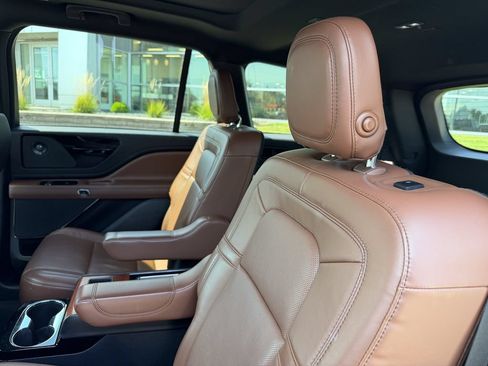 Used 2020 Lincoln Aviator Reserve w/ Equipment Group 201A AWD/4WD image 13