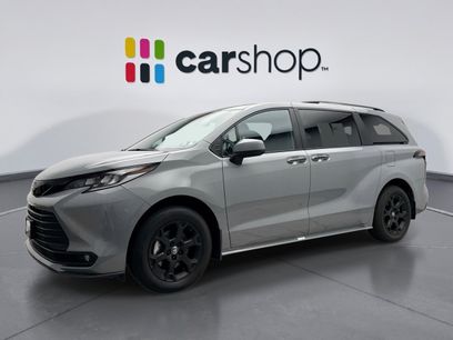 Used 2025 Toyota Sienna XLE Woodland Edition