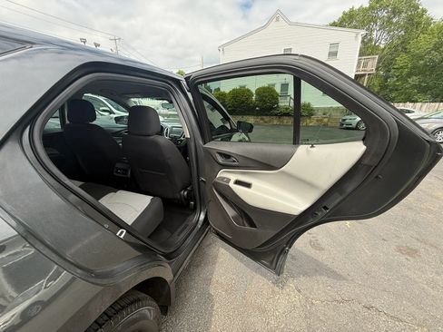 Used 2018 Chevrolet Equinox LS AWD/4WD image 19