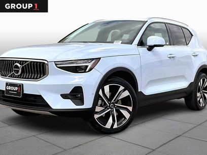 Used 2025 Volvo XC40 B5 Ultra w/ Climate Package