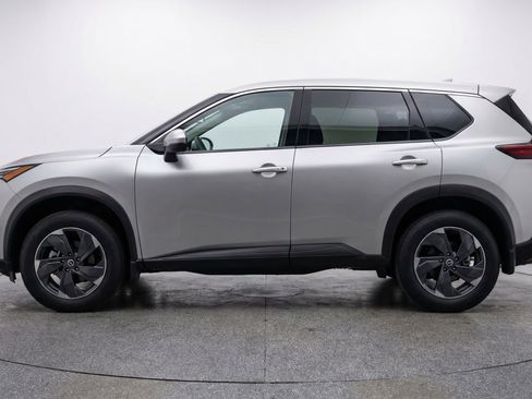 Used 2025 Nissan Rogue SV image 5