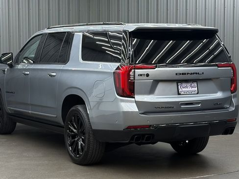 Used 2025 GMC Yukon XL Denali w/ Sun & Power Step Package image 3
