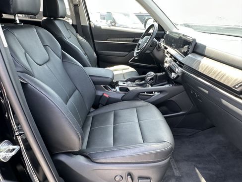 Used 2025 Kia Telluride EX FWD image 17