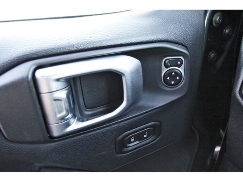 Used 2018 Jeep Wrangler Unlimited Rubicon AWD/4WD image 21