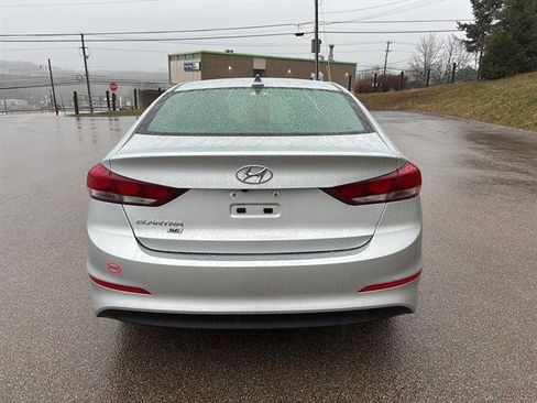 Used 2018 Hyundai Elantra SE w/ SE Connectivity Package 04 image 3
