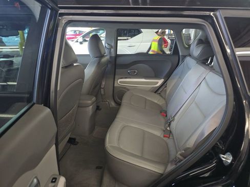 Used 2016 Kia Soul EV + w/ Sun & Fun Package image 15