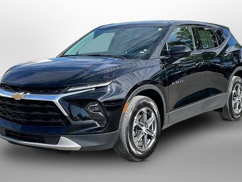 Used 2025 Chevrolet Blazer LT AWD/4WD image 3