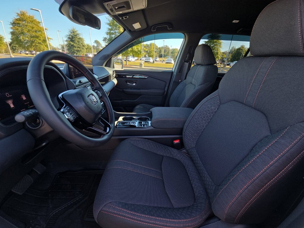 New 2026 Honda Pilot Sport image 25