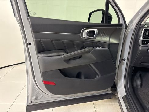 Used 2023 Kia Sorento SX AWD/4WD image 17