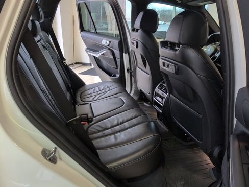 Used 2019 BMW X5 xDrive40i w/ Convenience Package image 53