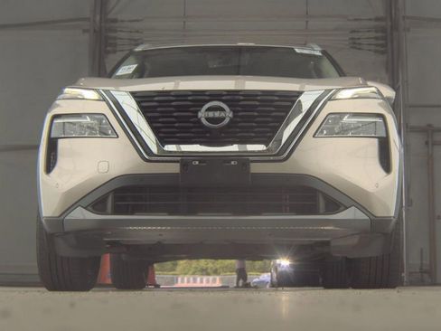 Used 2023 Nissan Rogue SL w/ SL Premium Package AWD/4WD image 2