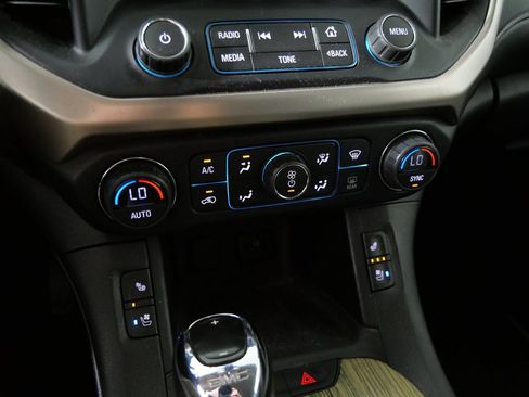 Used 2018 GMC Acadia Denali w/ Technology Package AWD/4WD image 29