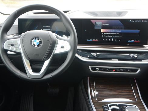 Used 2025 BMW X7 xDrive40i AWD/4WD image 19