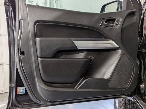 Used 2022 Chevrolet Colorado LT w/ LT Convenience Package image 17