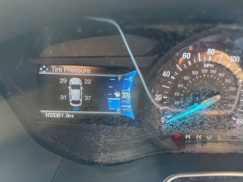 Used 2017 Ford Fusion SE w/ Fusion SE Technology Package image 22