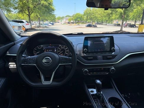 Used 2020 Nissan Altima 2.5 S FWD image 18
