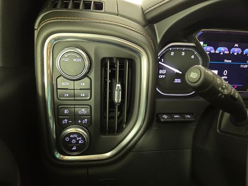 Used 2020 GMC Sierra 1500 AT4 w/ AT4 Premium Package AWD/4WD image 30