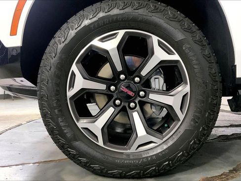 Used 2026 GMC Yukon AT4 Ultimate AWD/4WD image 9