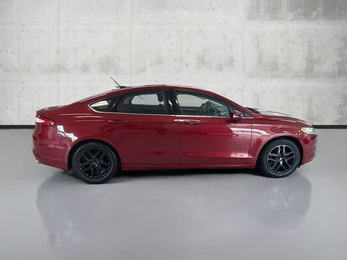 Used 2016 Ford Fusion SE image 4