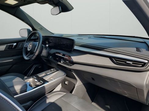 Certified 2025 Buick Enclave Preferred image 13