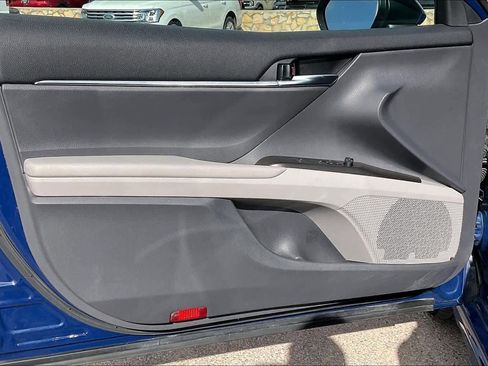 Used 2024 Toyota Camry SE image 21