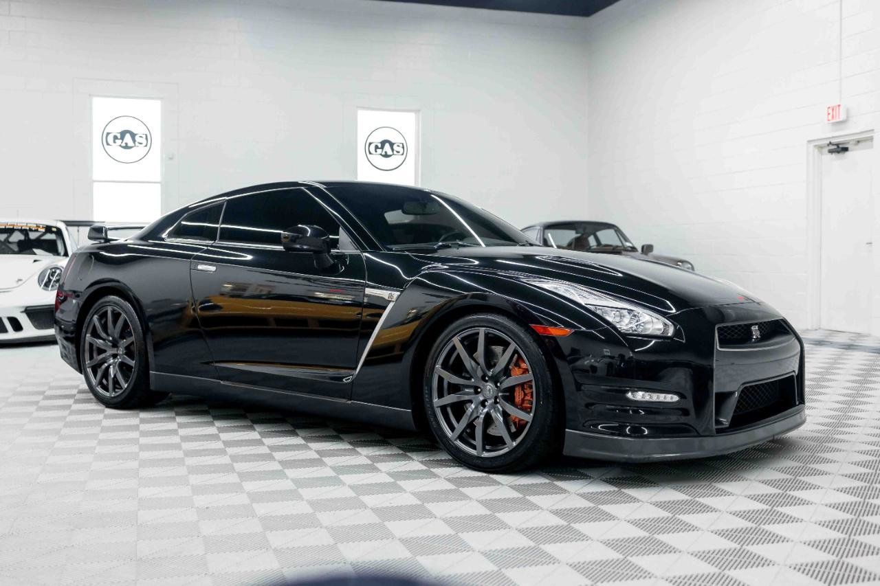 Used 2015 Nissan GT-R Premium AWD/4WD image 5