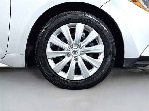 Used 2020 Toyota Corolla LE image 39