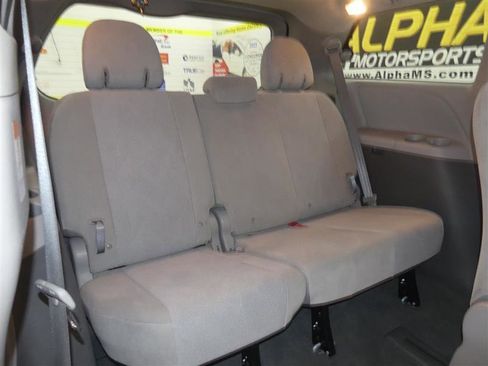 Used 2020 Toyota Sienna L FWD image 20