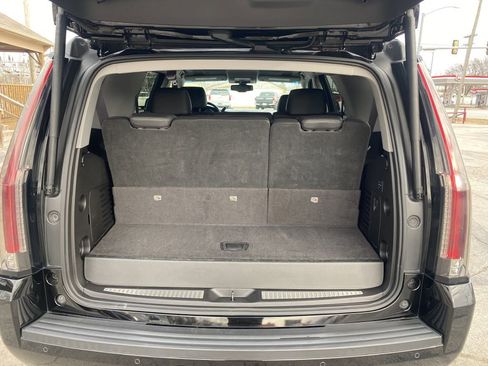 Used 2016 Cadillac Escalade 2WD image 5