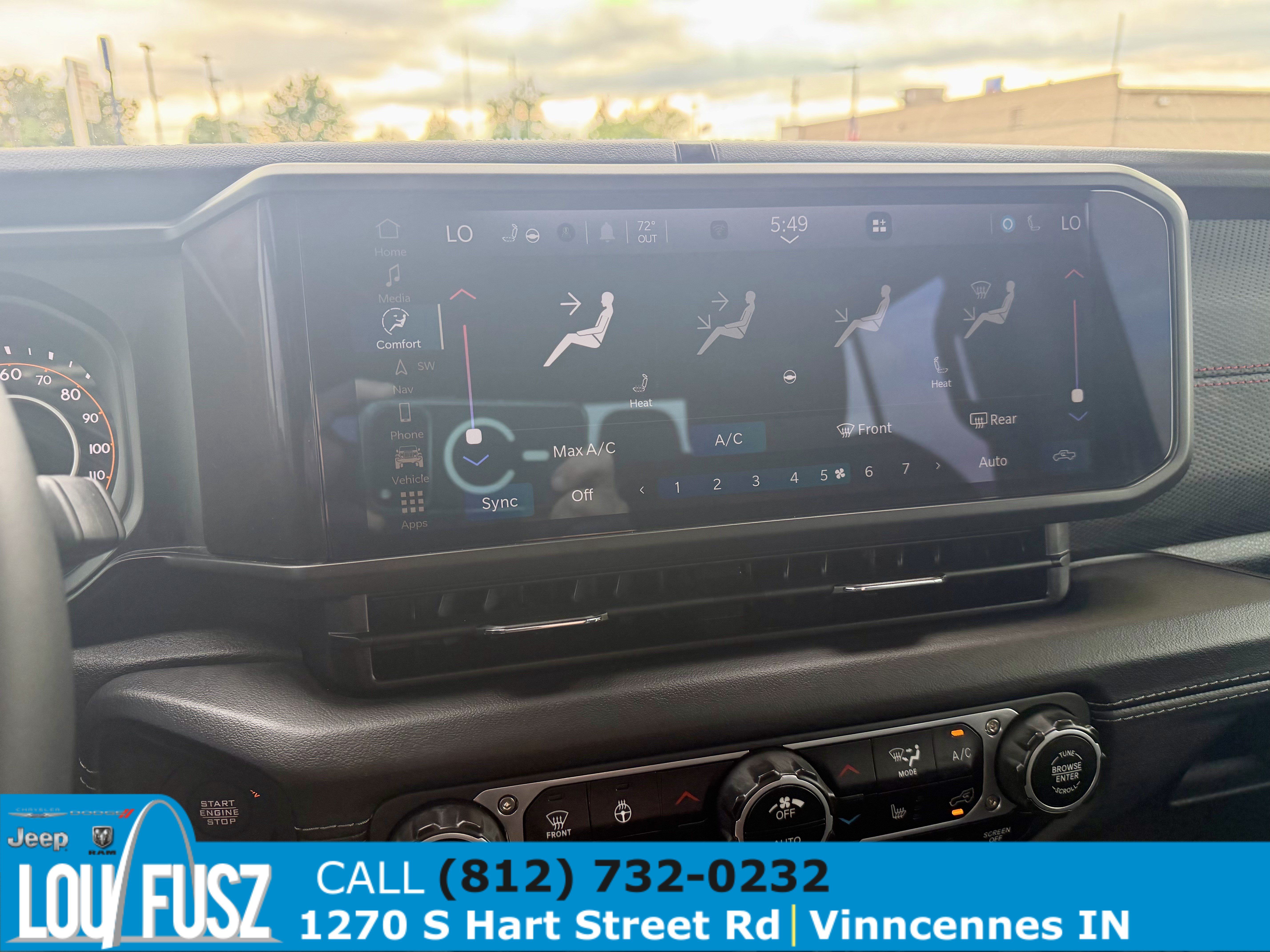 Used 2025 Jeep Gladiator Rubicon w/ Safety Group AWD/4WD image 15