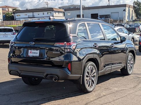 New 2025 Subaru Forester Touring image 4