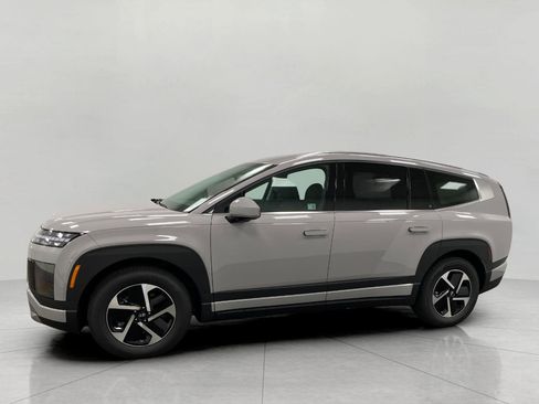 New 2026 Hyundai Ioniq 9 SE image 8