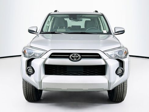 Used 2024 Toyota 4Runner SR5 image 2