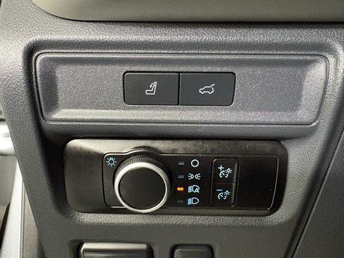 Used 2023 Ford Expedition Max XLT image 17