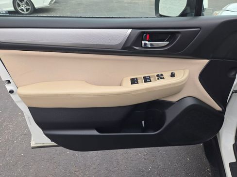 Used 2017 Subaru Outback 2.5i Premium image 18