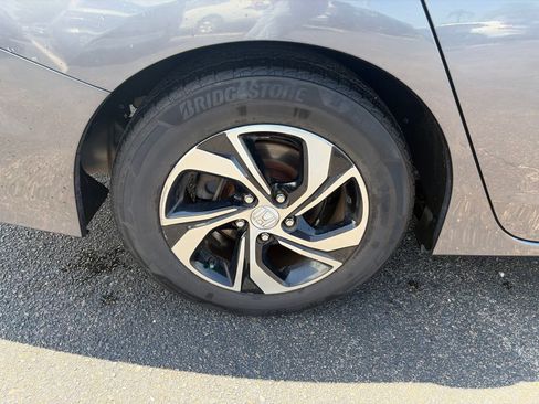 Used 2017 Honda Accord LX image 10