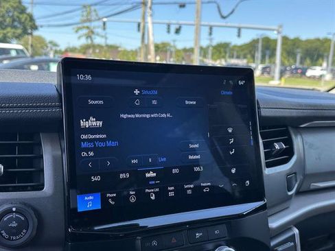 Used 2024 Ford Expedition XLT AWD/4WD image 21
