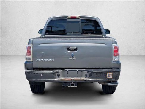 Used 2006 Mitsubishi Raider DuroCross RWD image 7