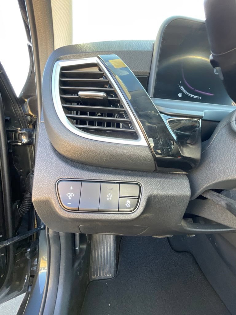 Certified 2025 Kia Seltos S AWD/4WD image 13