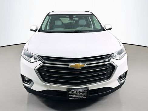 Used 2019 Chevrolet Traverse LT w/ LT Premium Package AWD/4WD image 2