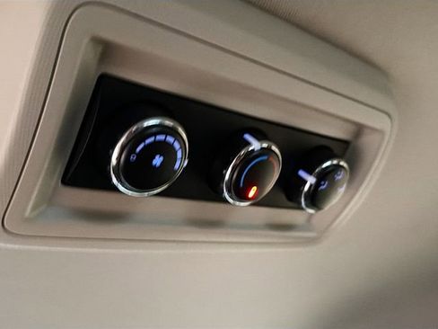 Used 2019 Dodge Grand Caravan SE image 23