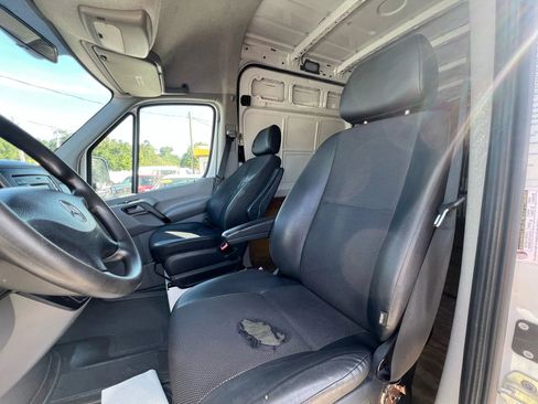 Used 2018 Mercedes-Benz Sprinter 2500 image 6