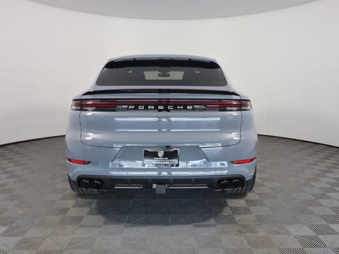 New 2025 Porsche Cayenne Turbo AWD/4WD image 6