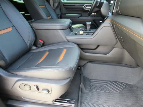 Used 2024 GMC Sierra 1500 AT4 w/ AT4 Premium Package image 10