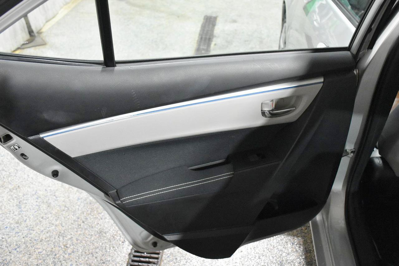Used 2016 Toyota Corolla LE FWD image 39