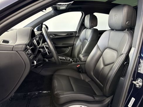 Certified 2022 Porsche Macan S w/ Premium Package Plus AWD/4WD image 5