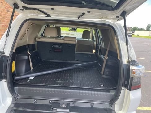 Used 2022 Toyota 4Runner SR5 Premium w/ Moonroof Package AWD/4WD image 69