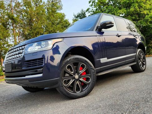 Used 2017 Land Rover Range Rover HSE image 2
