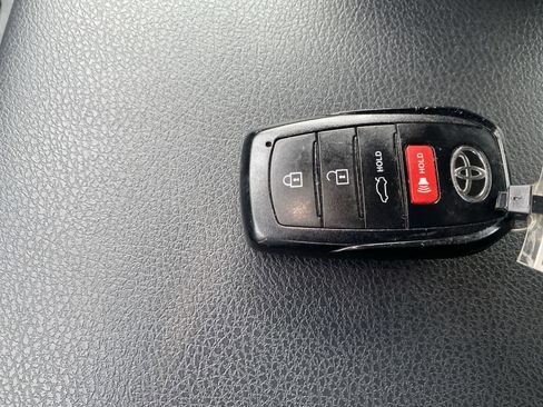 Used 2025 Toyota Camry LE image 34