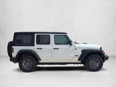 Used 2025 Jeep Wrangler Unlimited Sport AWD/4WD image 4